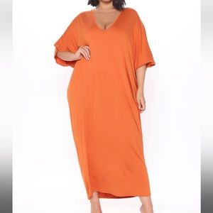 ***SOLD*** Weekend Craze Maxi Dress